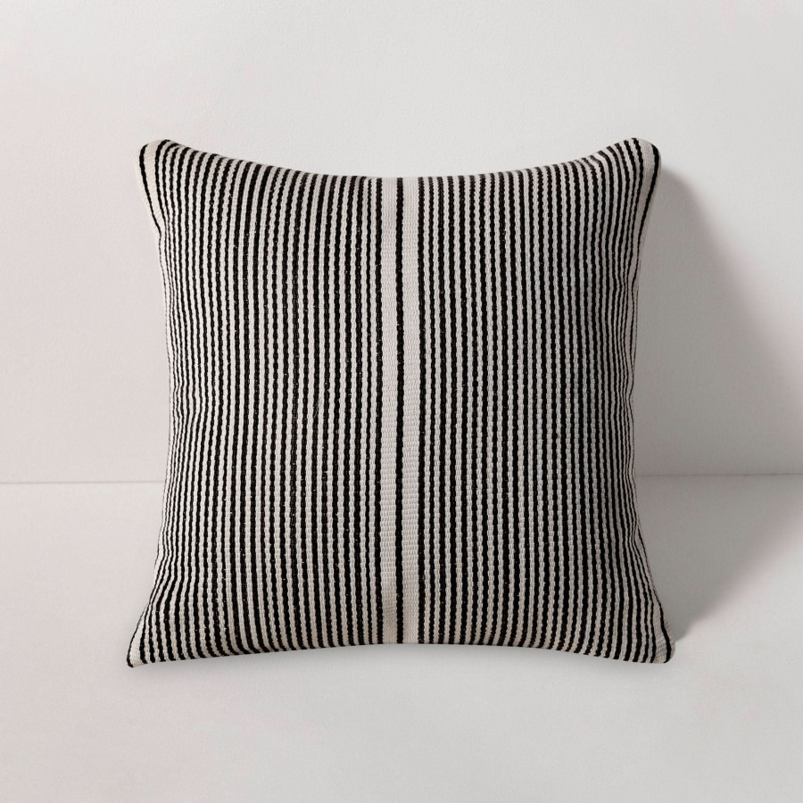 Harbour Throw Pillow Bateau Classic
