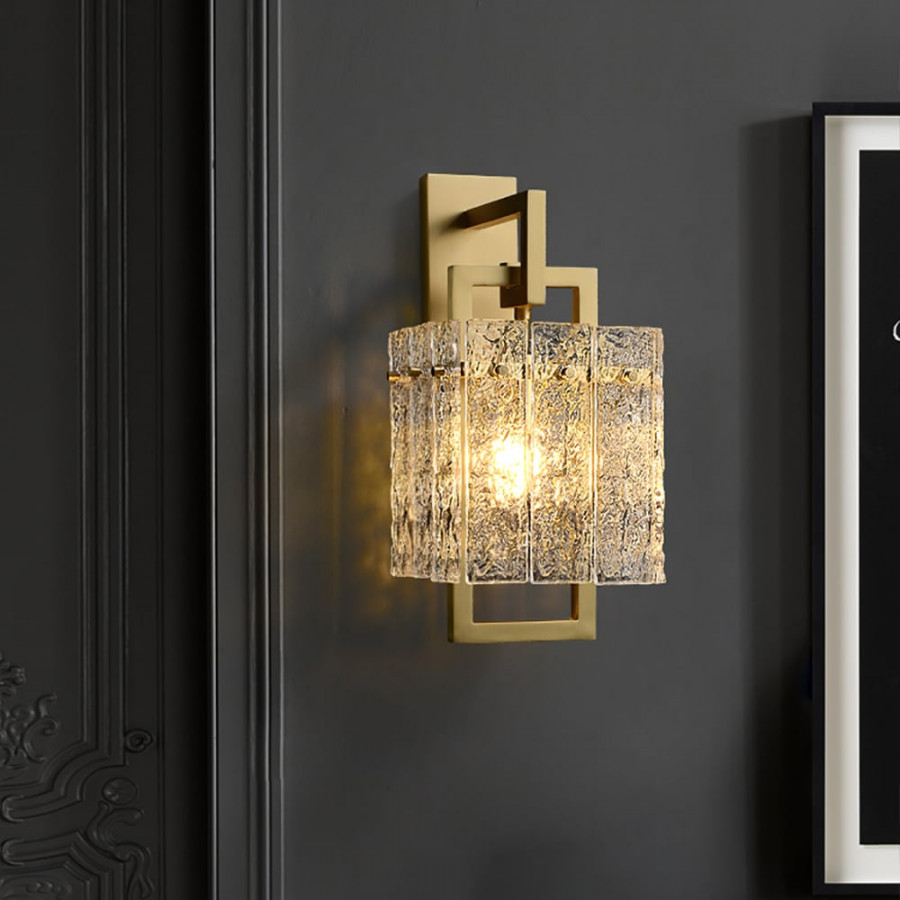 HMR - Jewell Modern 1-Light Brass Wall Sconce with Water-ripple Glass Shade