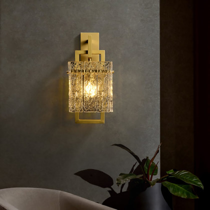 HMR - Jewell Modern 1-Light Brass Wall Sconce with Water-ripple Glass Shade