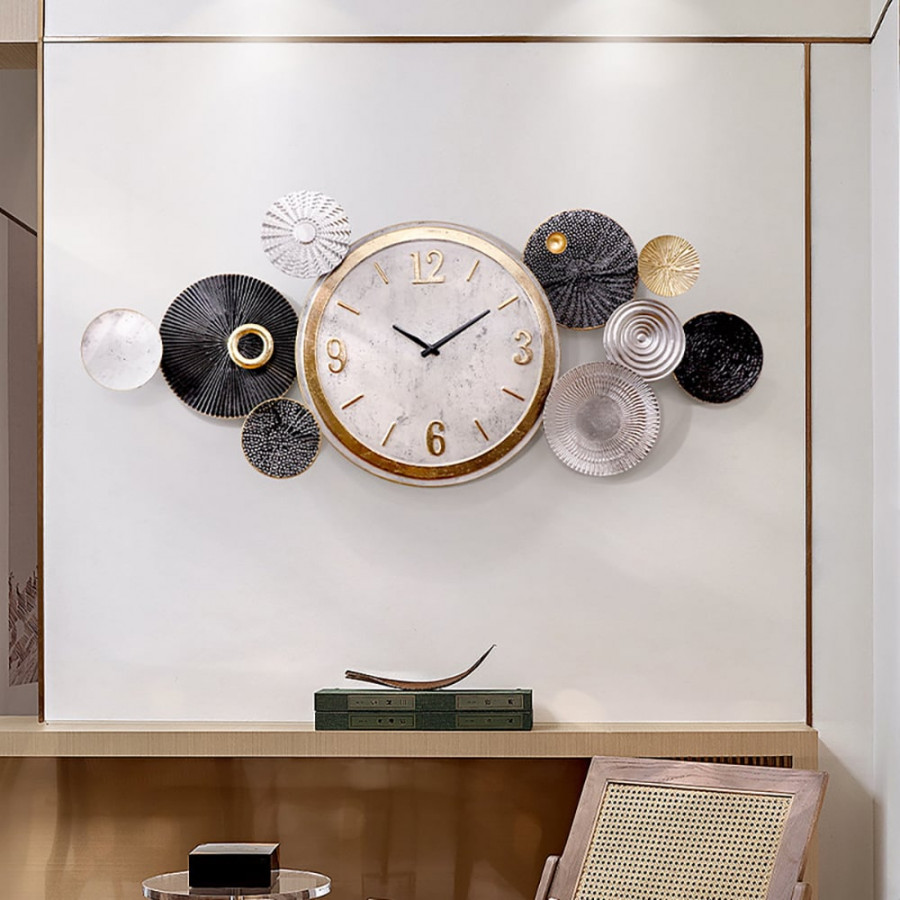 HMR - Modern Mute Metal Wall Clock with Distressed Multiple Round Shape
