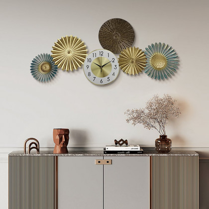 HMR - Modern Multi-Round Flowers Mute Wall Clock in Metal