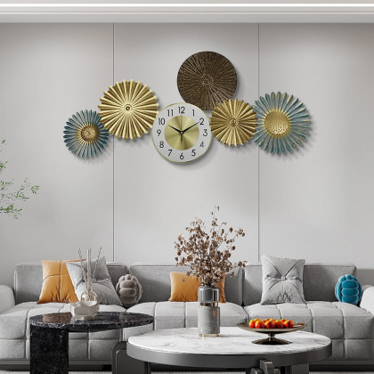 HMR - Modern Multi-Round Flowers Mute Wall Clock in Metal