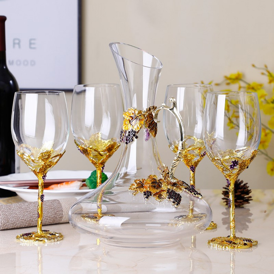 HMR - 5-Piece Red Wine Glass Set Exquisite Vintage Decanter