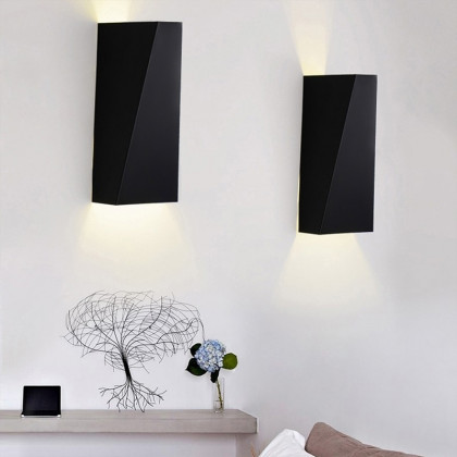 HMR - Single-Light Up and Down Wall Light Sconce in Black, Metal