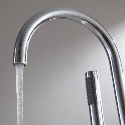 HMR - Brewst Floor Mount Tub Filler Freestanding Faucet in Chrome, Brass