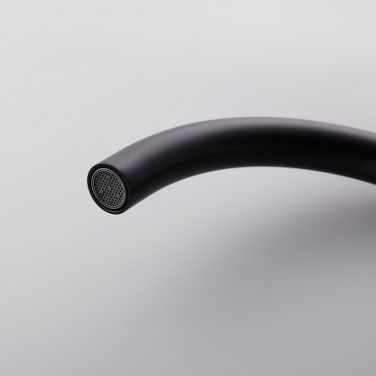 HMR - Brewst Freestanding Tub Filler Faucet in Matte Black, Brass