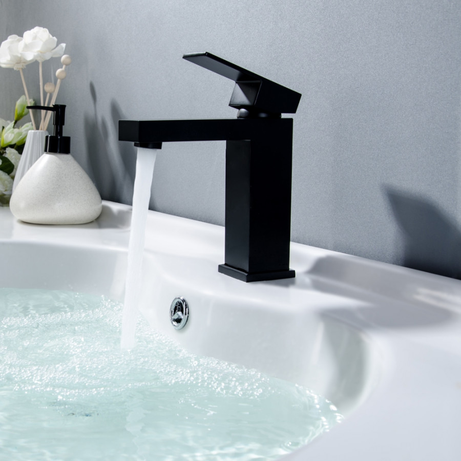 HMR - Vland Single Handle 1-Hole Deck-Mount Sink Faucet in Matte Black