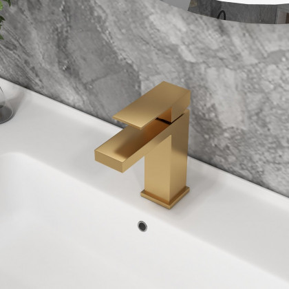 HMR - Deck Mounted One-Hole Single Handle Bathroom Sink Faucet in Vland Stylish Luxury