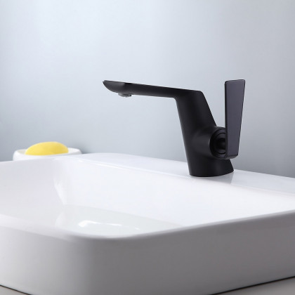 HMR - Contemporary Single Flat Handle One-Hole Solid Brass Bathroom Sink Faucet in Black