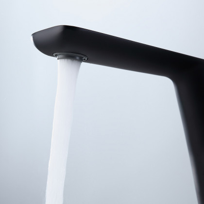 HMR - Contemporary Single Flat Handle One-Hole Solid Brass Bathroom Sink Faucet in Black