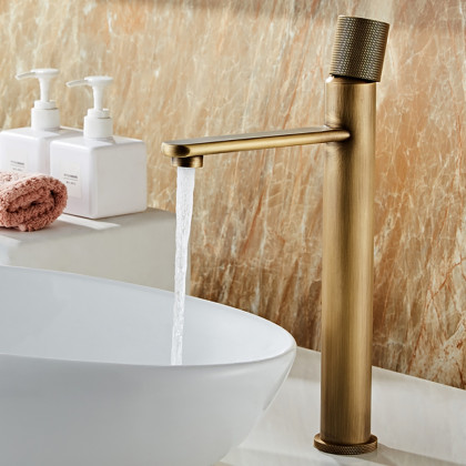 HMR - Single Hole Sink Faucet with Single Knob in Brass