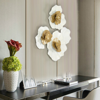 HMR - Metal Flower Wall Decor in Gold and White