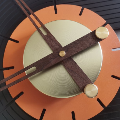 HMR - Modern Large Wall Clock Irregular Metal Oversized Decorative Wall Clocks in Black