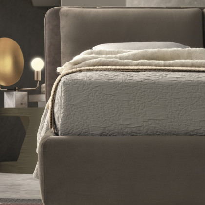 J&M Cortina Queen Bed - Taupe