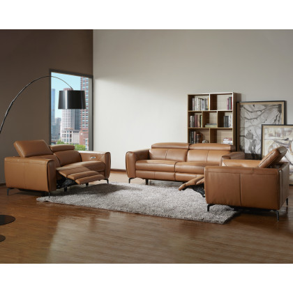J&M Lorenzo Loveseat - Caramel