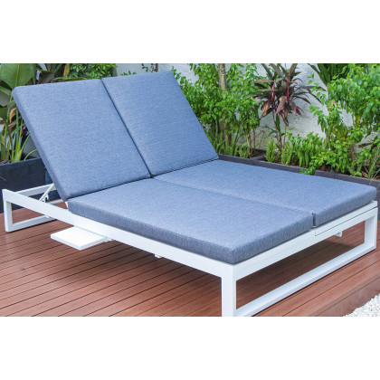 LeisureMod Chelsea Convertible Double Chaise Lounge Chair and Sofa with Cushions - Blue, White