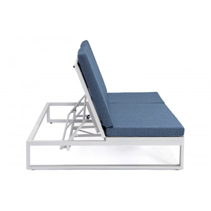 LeisureMod Chelsea Convertible Double Chaise Lounge Chair and Sofa with Cushions - Blue, White