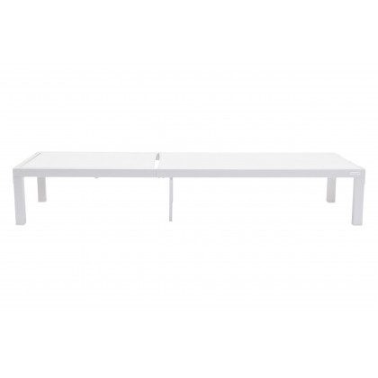 LeisureMod Marlin Modern White Aluminum Outdoor Patio Chaise Lounge Chair with Square Fire Pit Side Table - White