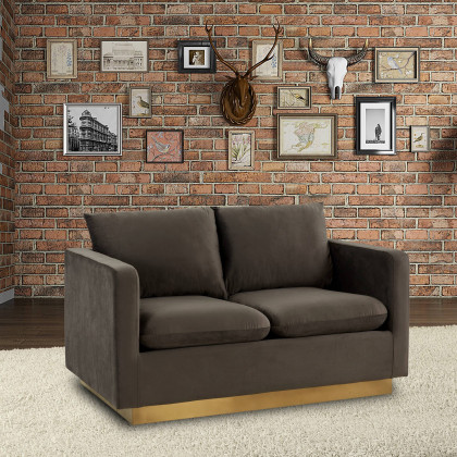 LeisureMod - Nervo Modern Mid-Century Upholstered Velvet Loveseat with Gold Base