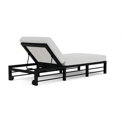 Lloyd Flanders™ Southport Chaise  - White, Loveboat Mint