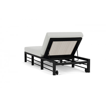 Lloyd Flanders™ Southport Chaise  - Antique White, Loveboat Mint
