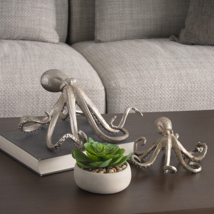 Mercana - Strafford Object in Silver, Resin
