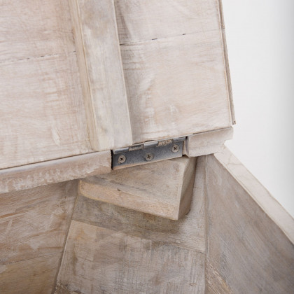 Mercana Esagono End Table with Storage - Whitewash