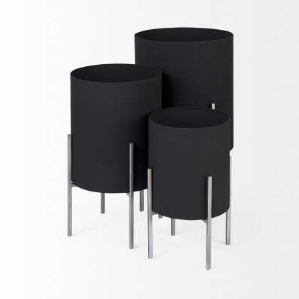 Mercana - Claypoole Black Plant Stands (Set of 3)