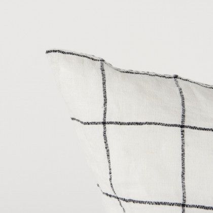 Mercana Suzanne Pillow - White/Black, 22x22