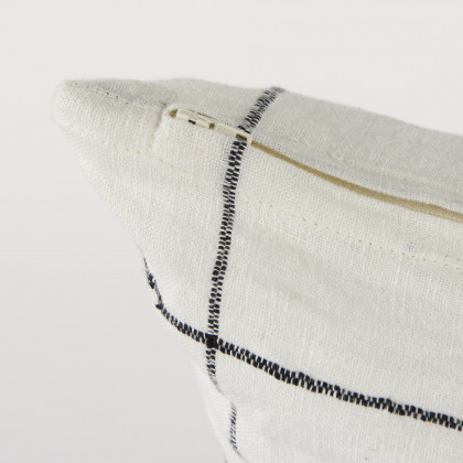 Mercana Suzanne Pillow - White/Black, 22x22