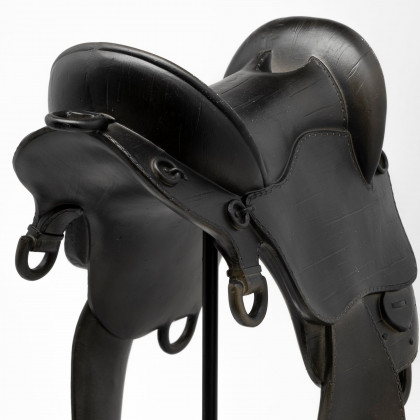 Mercana Colt Object - Black, H17"