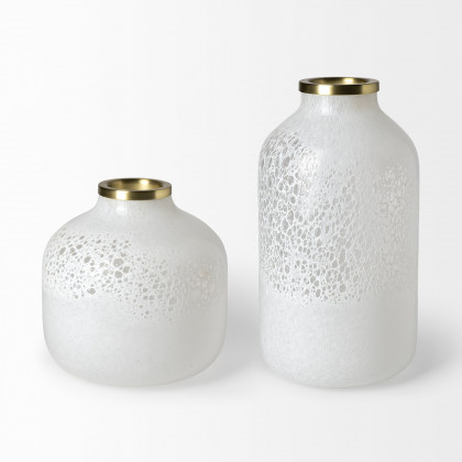 Mercana - Pearl Vase in White, Resin