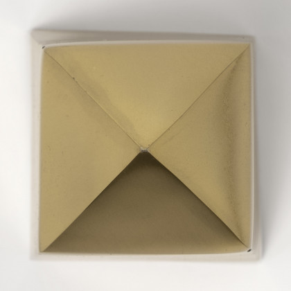 Mercana - Giza Object in Gold, Metal