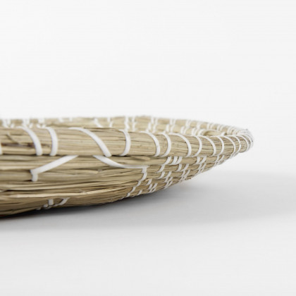 Mercana Mekhi Wall Hanging Plate Seagrass with White String Round - Beige/White