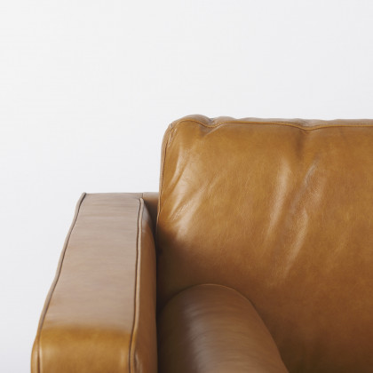 Mercana - Svend Loveseat in Tan, Leather