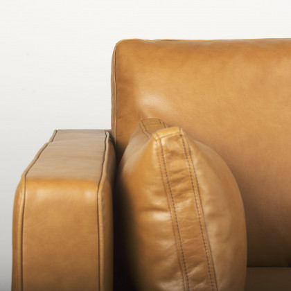 Mercana - Elton Loveseat in Tan, Leather