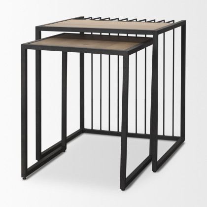 Mercana - Miles End Table in Black, Metal
