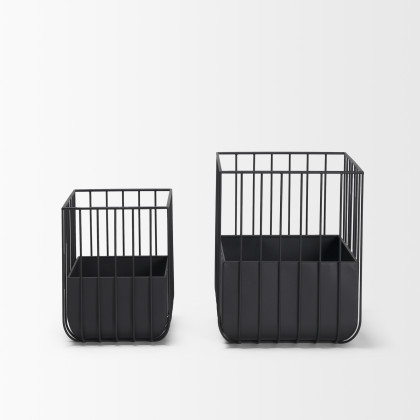 Mercana - Verna Planters in Black, Metal