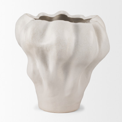 Mercana - Vanna Vase in Cream, Ceramic