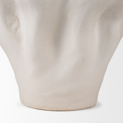 Mercana - Vanna Vase in Cream, Ceramic