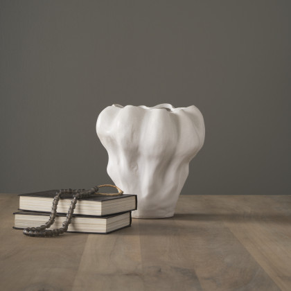 Mercana - Vanna Vase in Cream, Ceramic