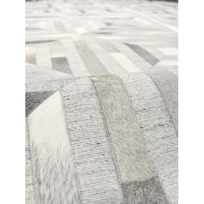 Pasargad Galaxy Collection Cowhide Cowhide/Sari Silk Area Rug - Silver, 60" x 96" (ptx-3104 5x8)