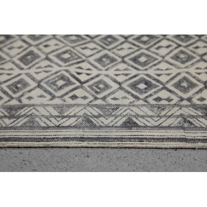 Renwil Tusca Rug - Beige/Black, 5,2" X 7,2"