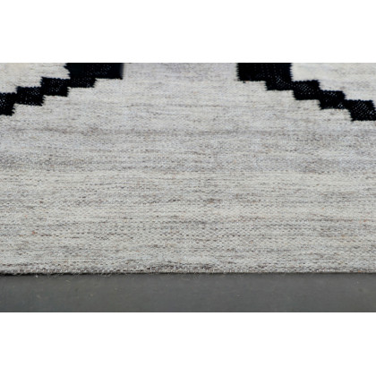 Renwil Zaatar Rug - Beige/Black, 8" X 10"