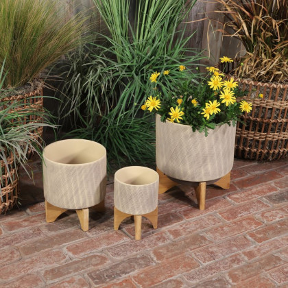 Sagebrook 10" Mesh Planter With Stand - Tan