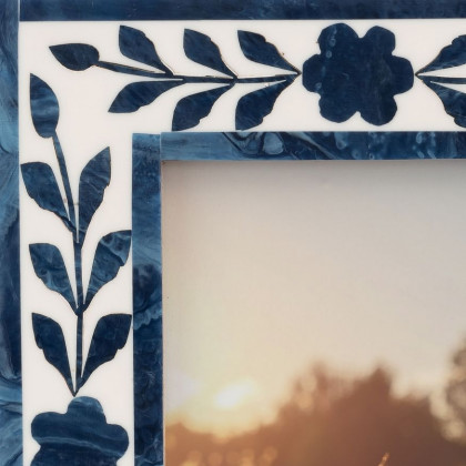 Sagebrook - 4"x6" Resin Blue Petals Photo Frame in White/Blue