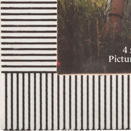 Sagebrook - 4"x6" Resin Etched Lines Photo Frame in Black/White