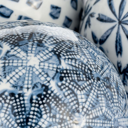 Sagebrook 4" Ceramic Boxed 3/a Painted Orbs - Blue/White