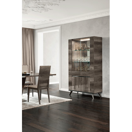 Status - Medea 2 Door China w/light