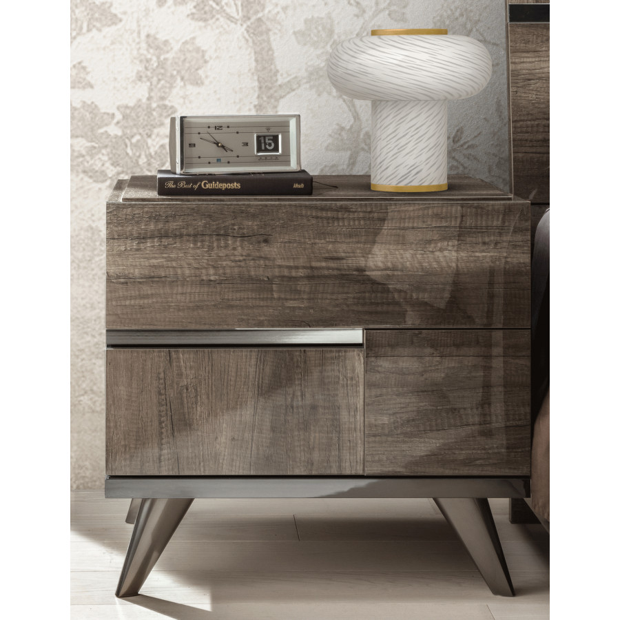 Status - Medea Nightstand